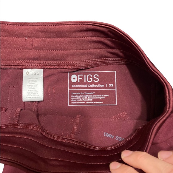 FIGS- Jogger Scrub Pants- Burgundy XS - Picture 2 of 3